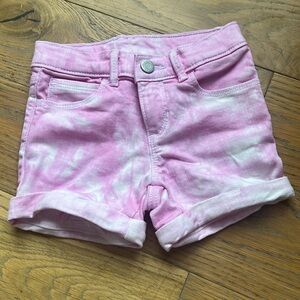 Never worn, no tags 4T pink jean shorts